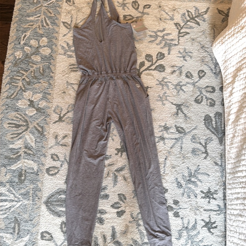 Under Armour Sleeveless Gray Pant Suit — Athlete Recovery